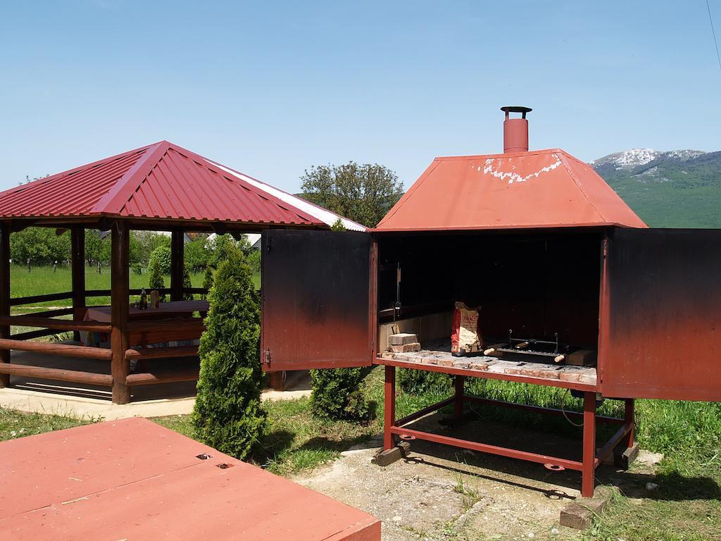 Jelena Hotel Korenica Buitenkant foto