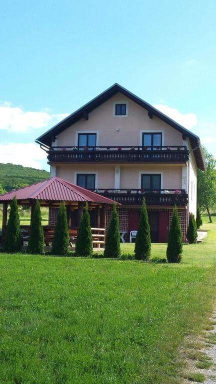 Jelena Hotel Korenica Buitenkant foto