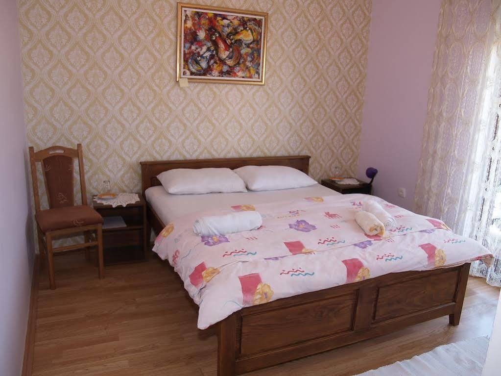 Jelena Hotel Korenica Buitenkant foto