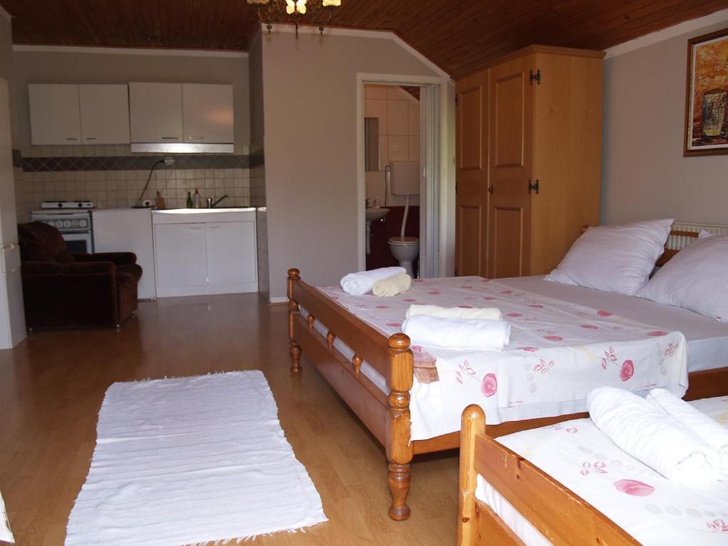 Jelena Hotel Korenica Kamer foto